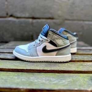 Air Jordan Retro Blue Grey White High Top Toddler Size 13 C Sneakers